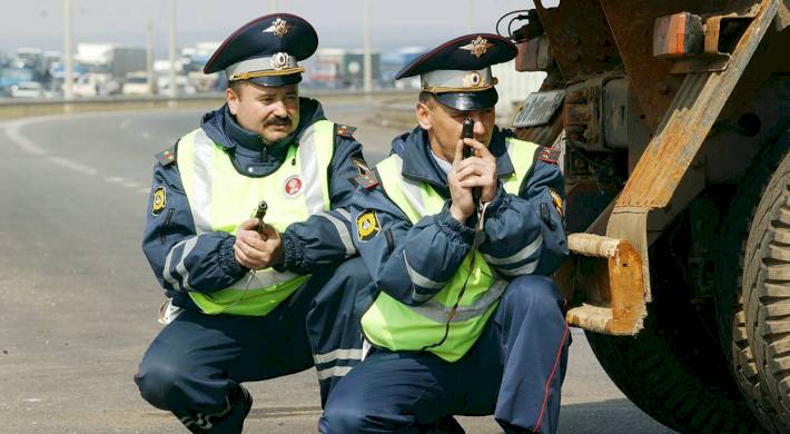 Остановили сотрудники ГИБДД: законные права водителя + как вести себя с полицейскими (ГАИ)