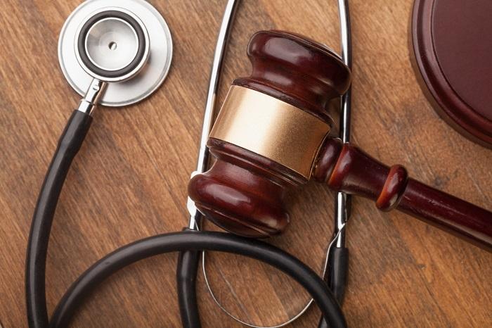 В каких случаях нужна помощь юриста в области медицинского права